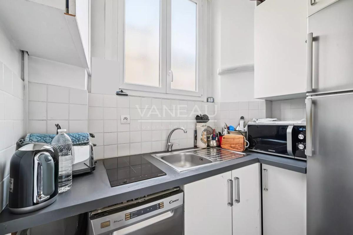 Paris XVIe - Place de Mexico - Appartement en étage élevé