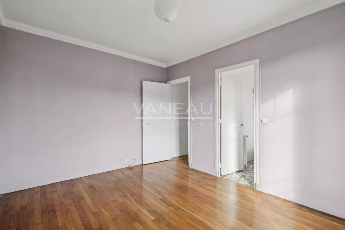 MEUDON - EN ETAGE AVEC ASCENSEUR ET SANS VIS A VIS