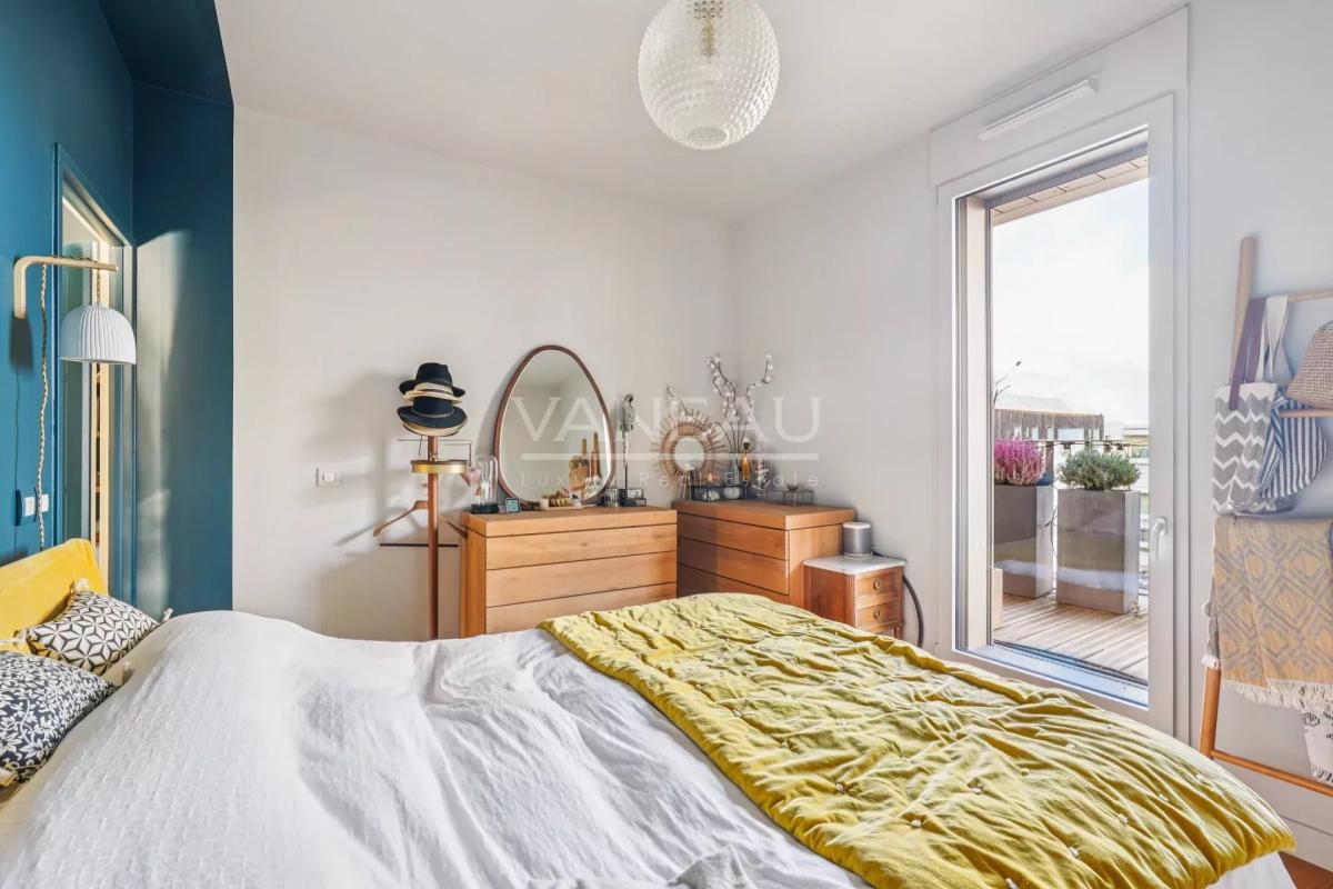 BOULOGNE - ETAGE ELEVE - BALCON TERRASSE