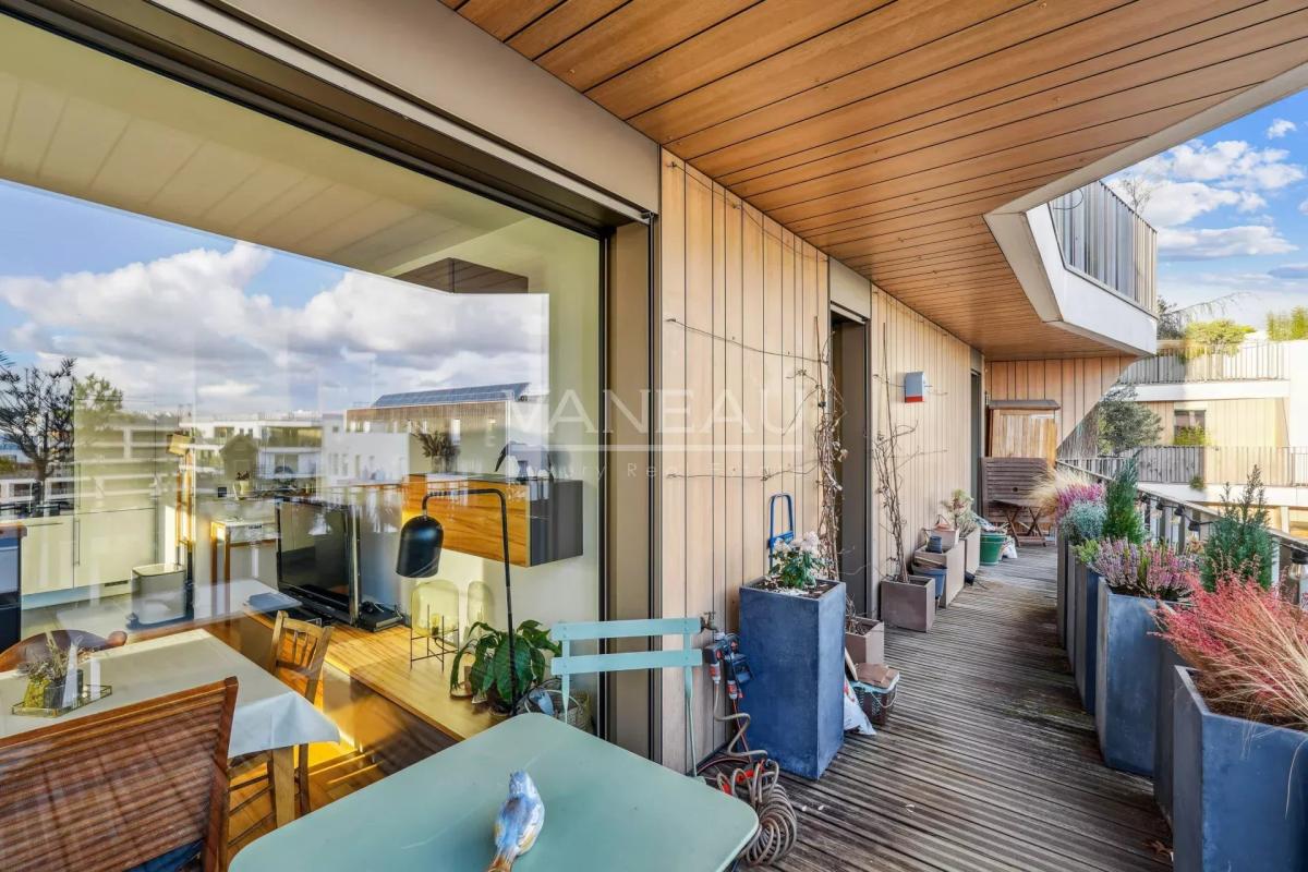 BOULOGNE - ETAGE ELEVE - BALCON TERRASSE