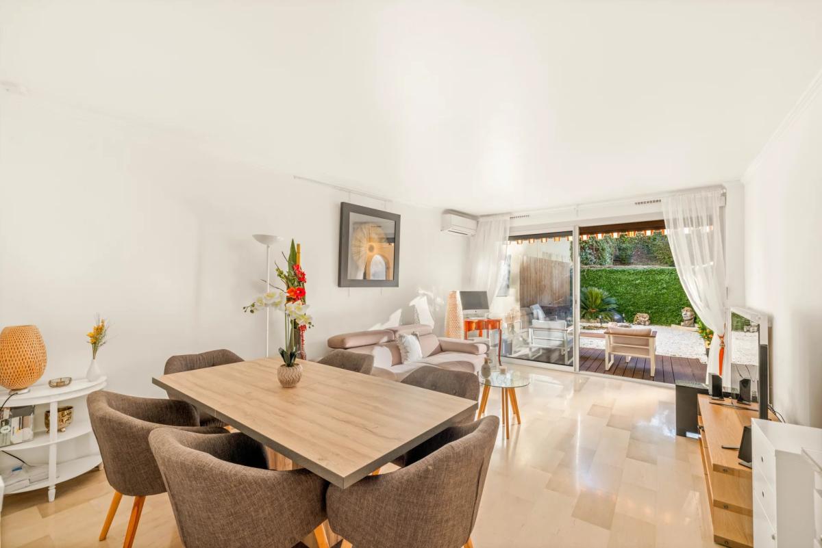 Le Cannet Mairie, magnifique 2 pièces en rez-de-jardin dans une 