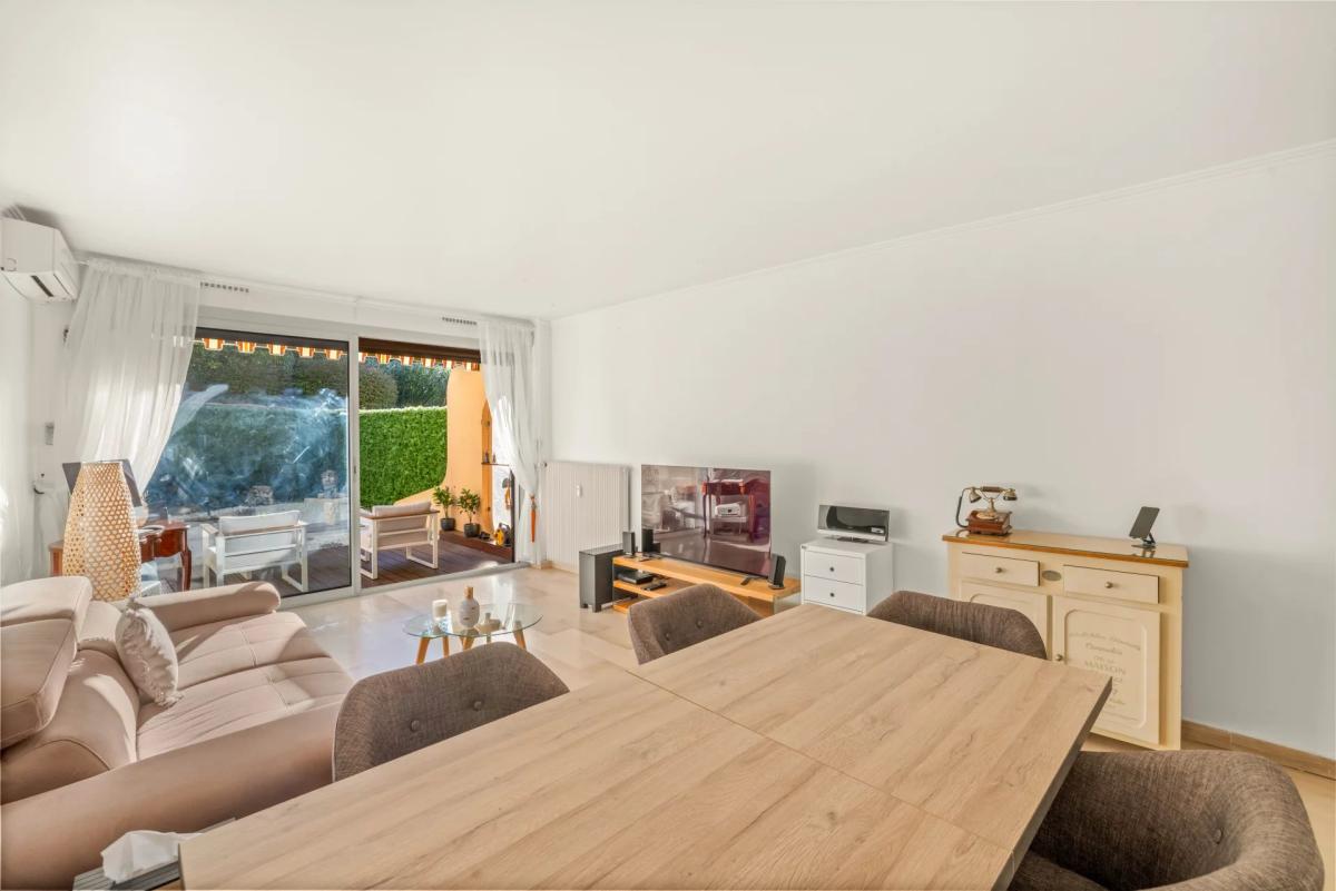 Le Cannet Mairie, magnifique 2 pièces en rez-de-jardin dans une 