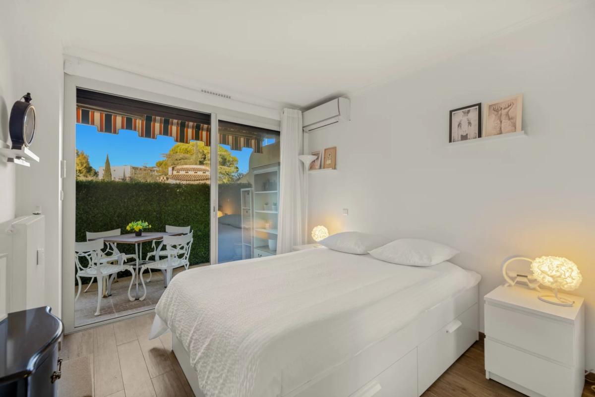 Le Cannet Mairie, magnifique 2 pièces en rez-de-jardin dans une 