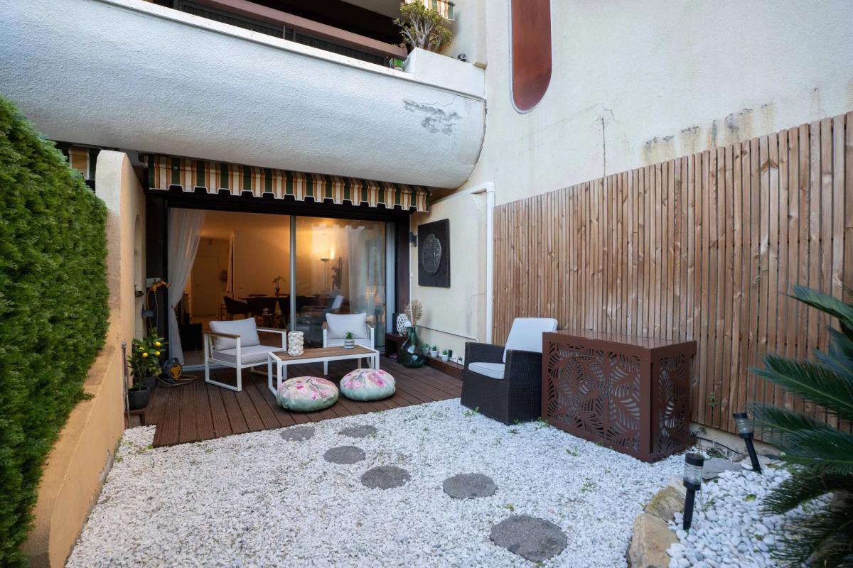 Le Cannet Mairie, magnifique 2 pièces en rez-de-jardin dans une 