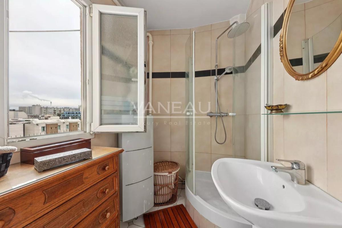 PARIS XVe : Cambronne / Champs de Mars - Appartement 2 /3 pièces