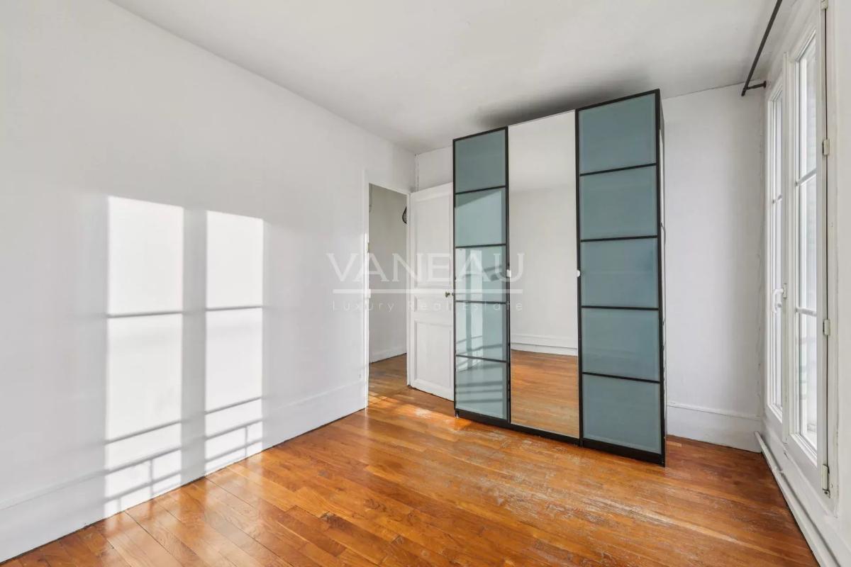 Paris 15ème Boucicaut - 3 pièces avec balcon et vue  dégagée sur