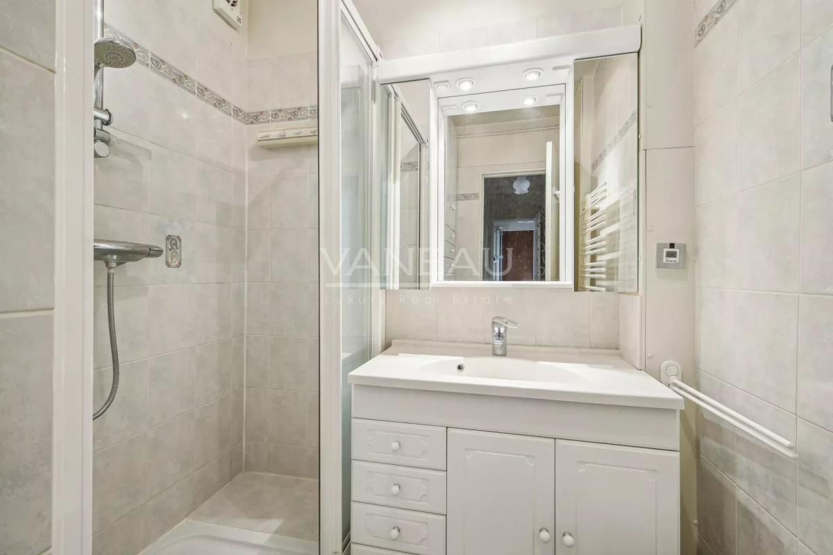 Paris XVe - Appartement quatre pièces avec loggia