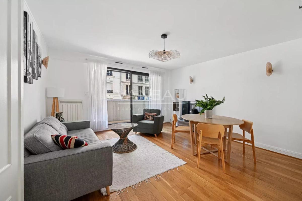 Paris XV - Volontaires / Pasteur : Appartement trois pièces avec