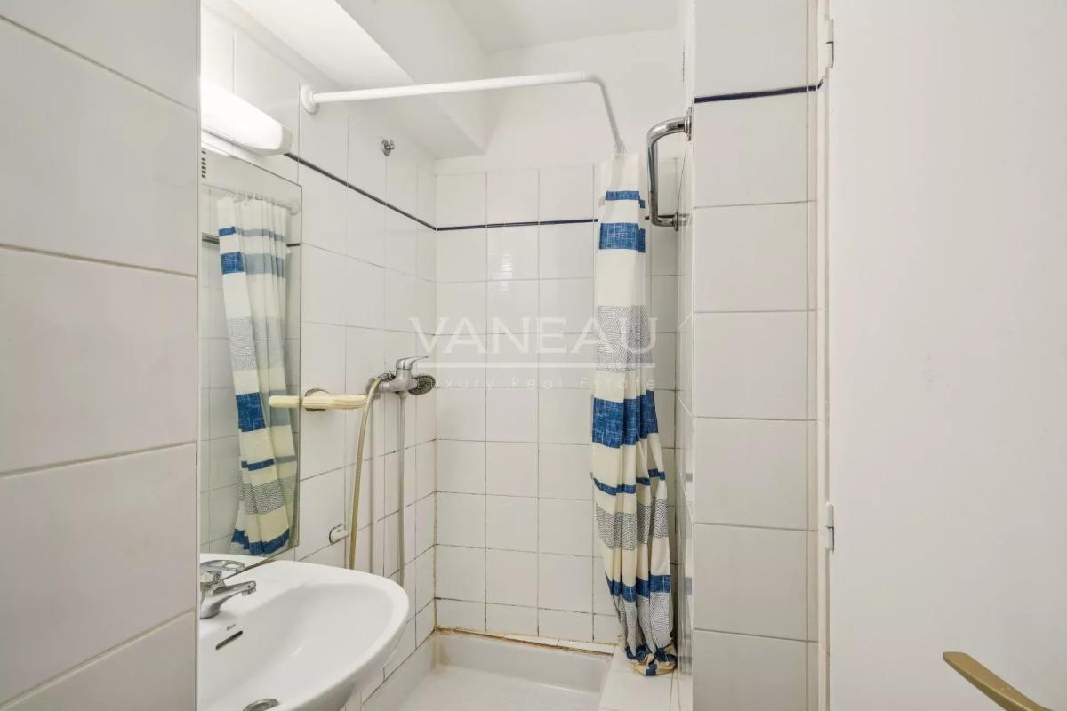 Paris 11ème métro Oberkampf - Lumineux studio sur jardin