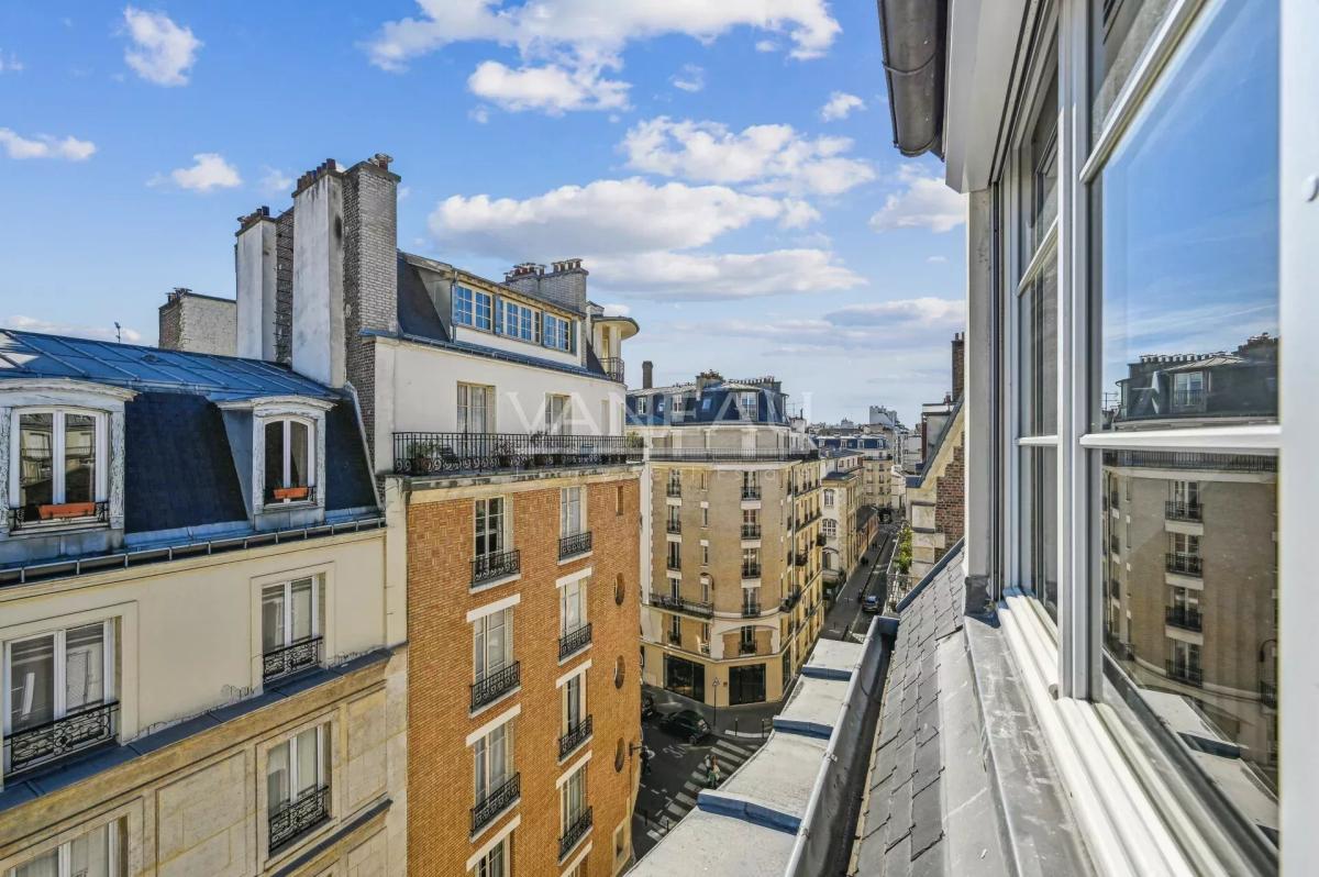 Paris XVe - Sèvres Lecourbe - Appartement lumineux en étage élev