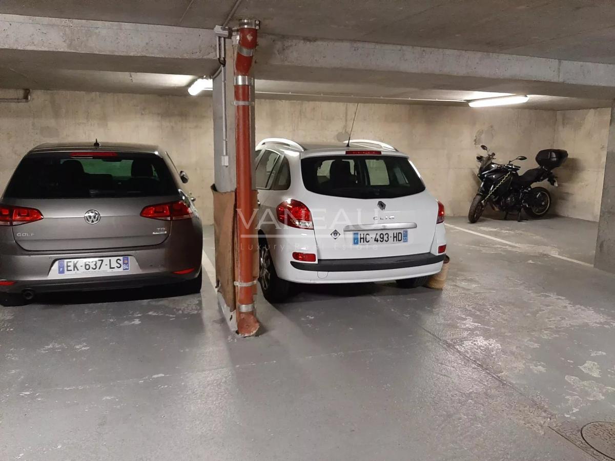 Paris XVe - PARKING
