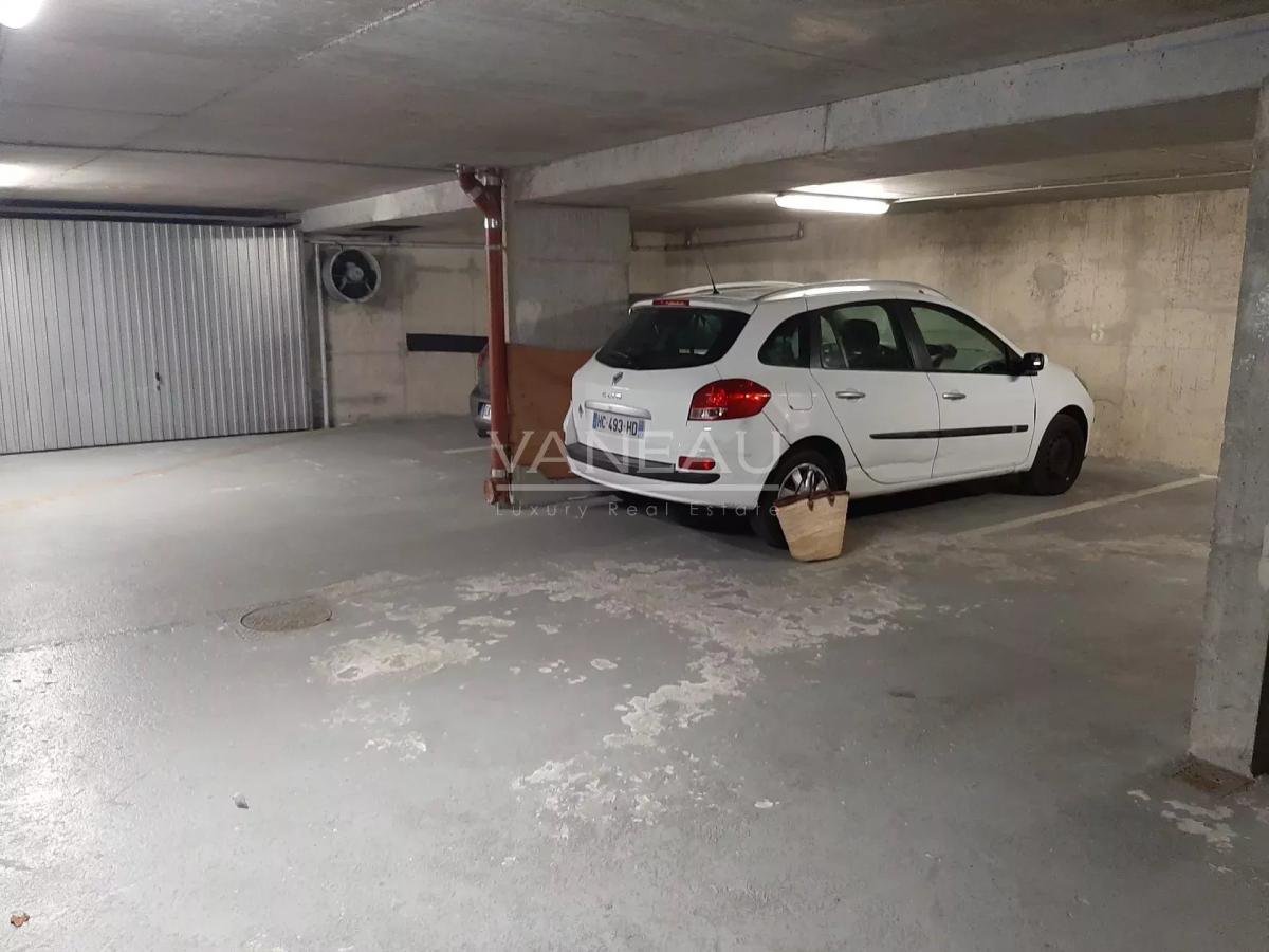Paris XVe - PARKING