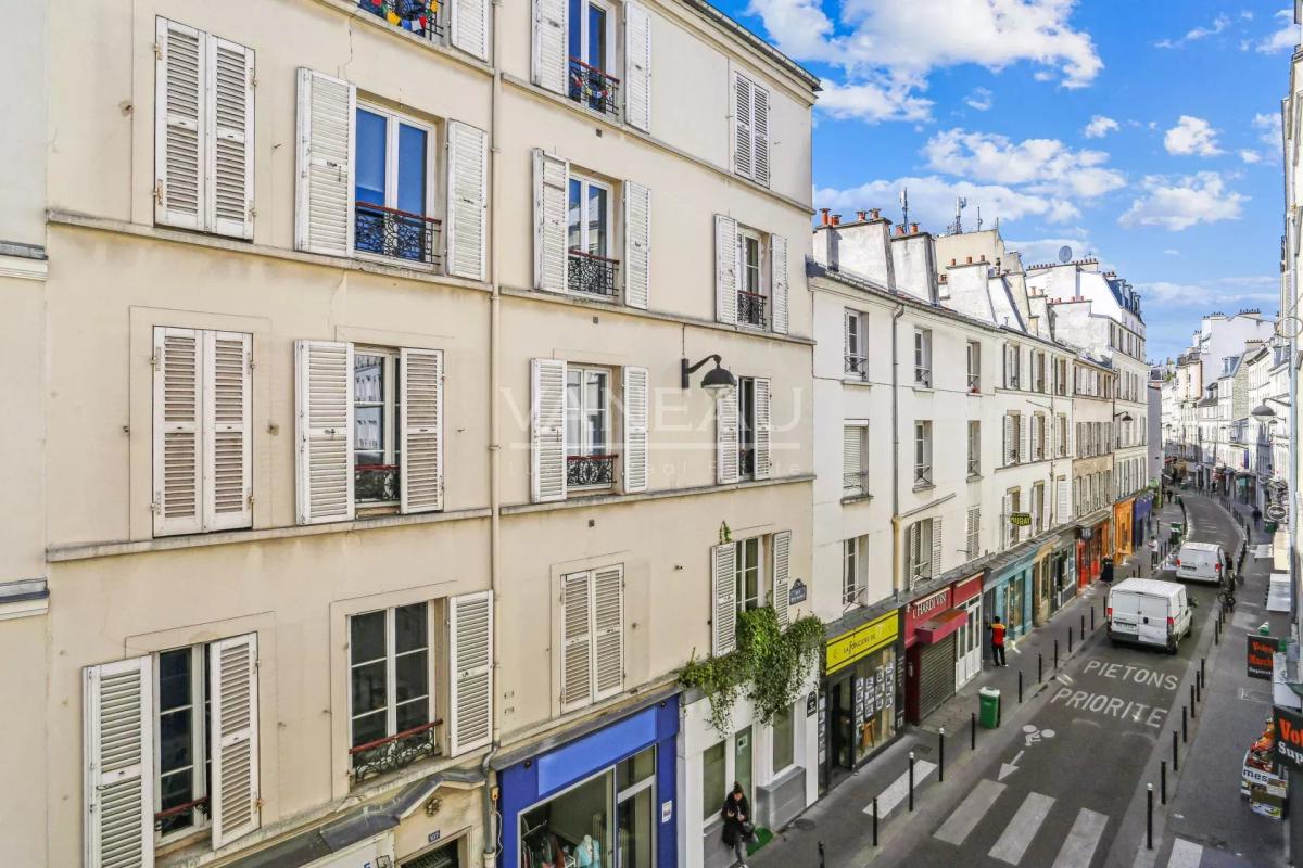 Paris XVIIe  Villiers / Levis - Grand studio de 30 m2