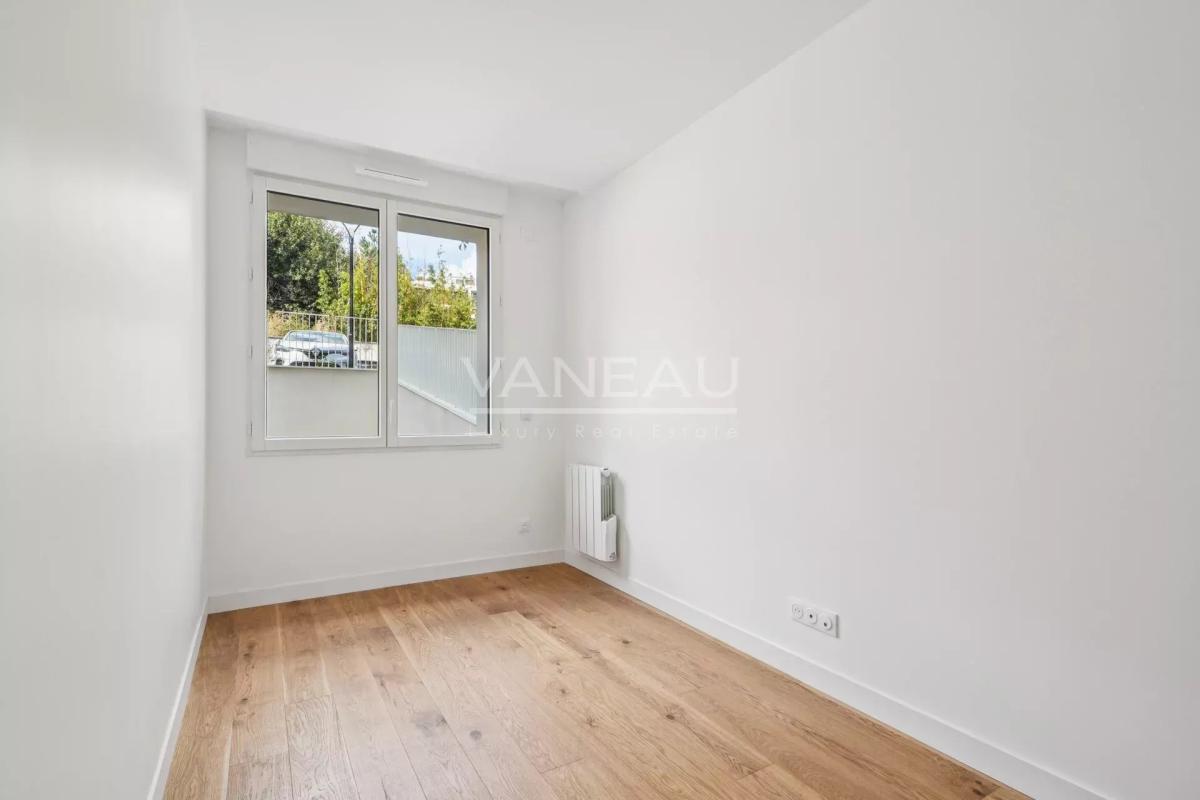 Issy-les-Moulineaux - Deux pièces rénové calme sans vis-à-vis