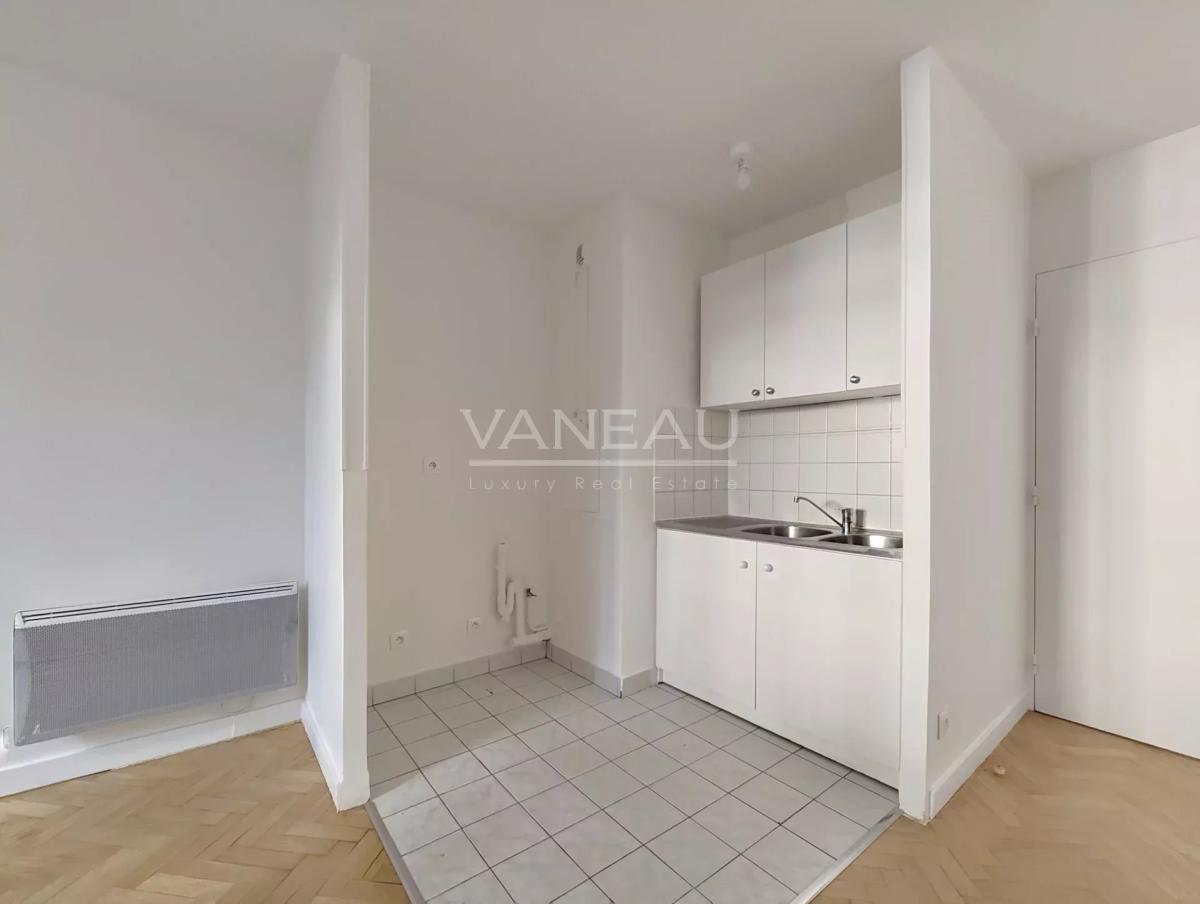 Saint Mandé - Mairie / Bois de Vincennes - 2 Pièces bon état DPE