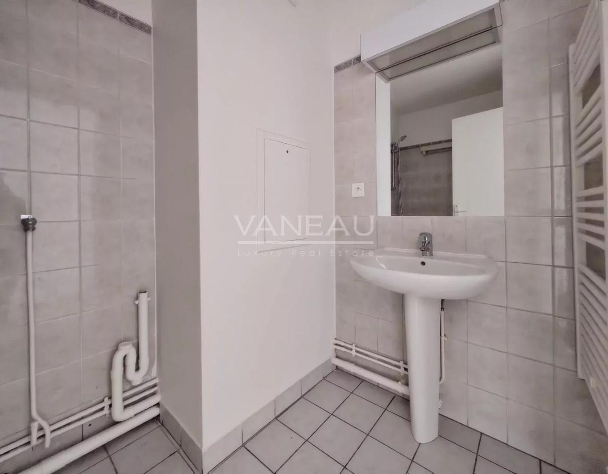 Saint Mandé - Mairie / Bois de Vincennes - 2 Pièces bon état DPE