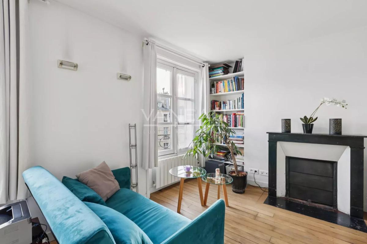 Exclusivité Off-market - Paris 4e - Rue Saint-Antoine - vue déga