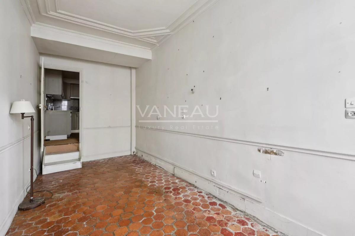 Arts et Métiers - Bel ancien à rénover - 2 chambres