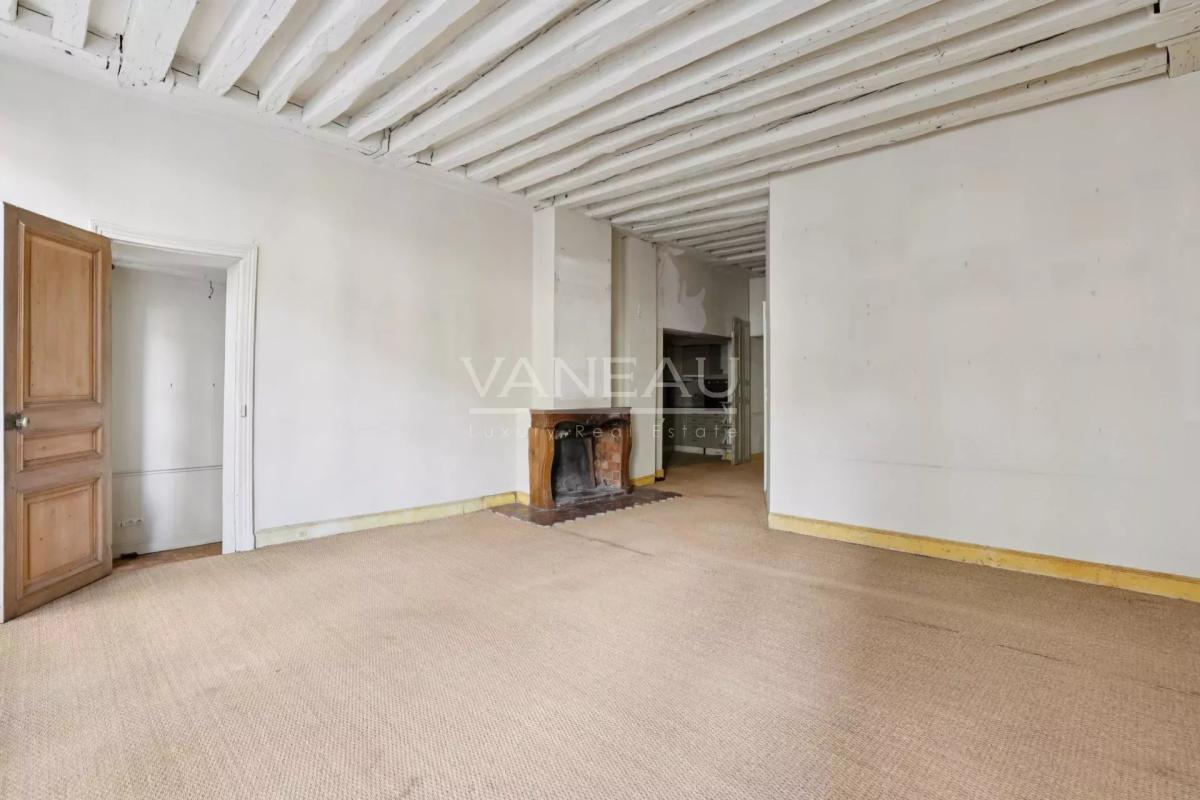 Arts et Métiers - Bel ancien à rénover - 2 chambres