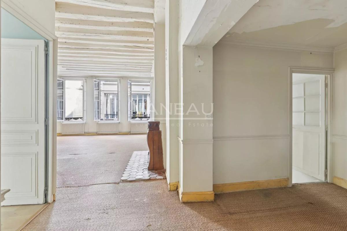 Arts et Métiers - Bel ancien à rénover - 2 chambres