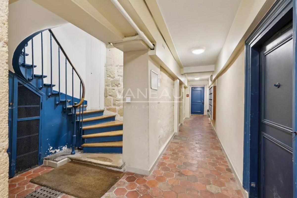 Arts et Métiers - Bel ancien à rénover - 2 chambres