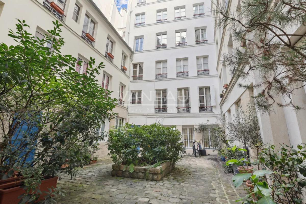 Arts et Métiers - Bel ancien à rénover - 2 chambres