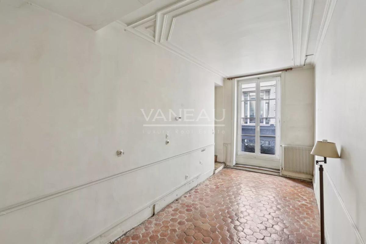 Arts et Métiers - Bel ancien à rénover - 2 chambres