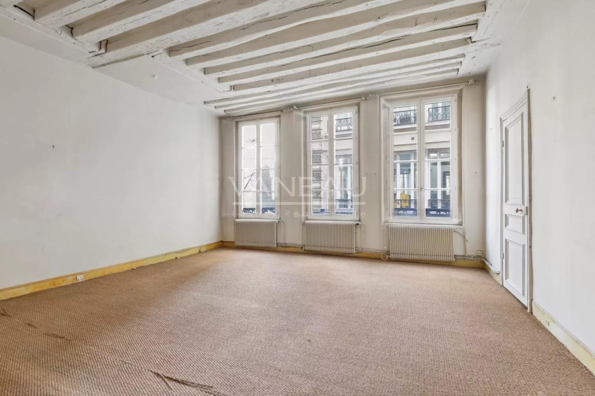 Arts et Métiers - Bel ancien à rénover - 2 chambres