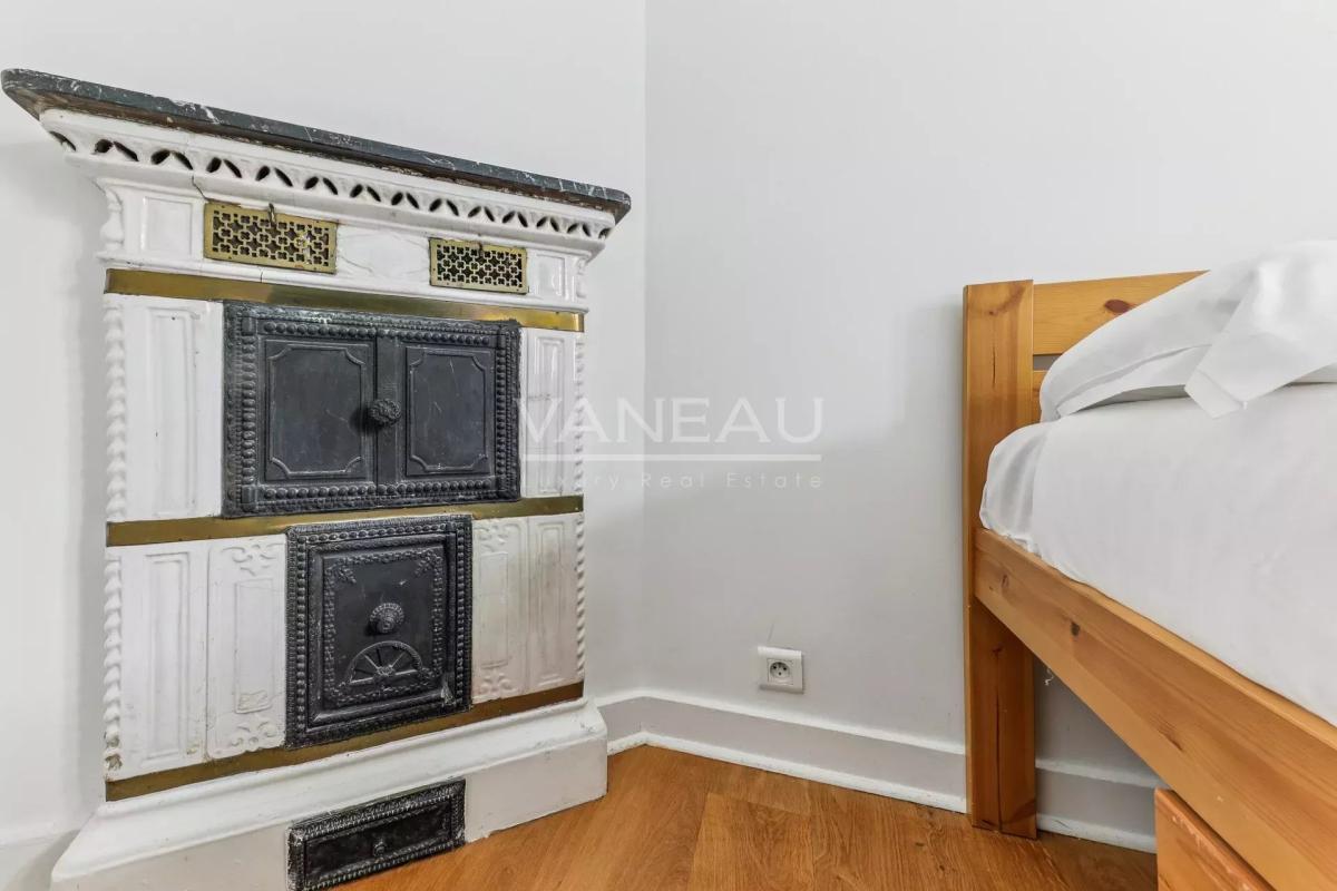 Paris VIIe - Saint Dominique - Etage élevé vue Tour Eiffel