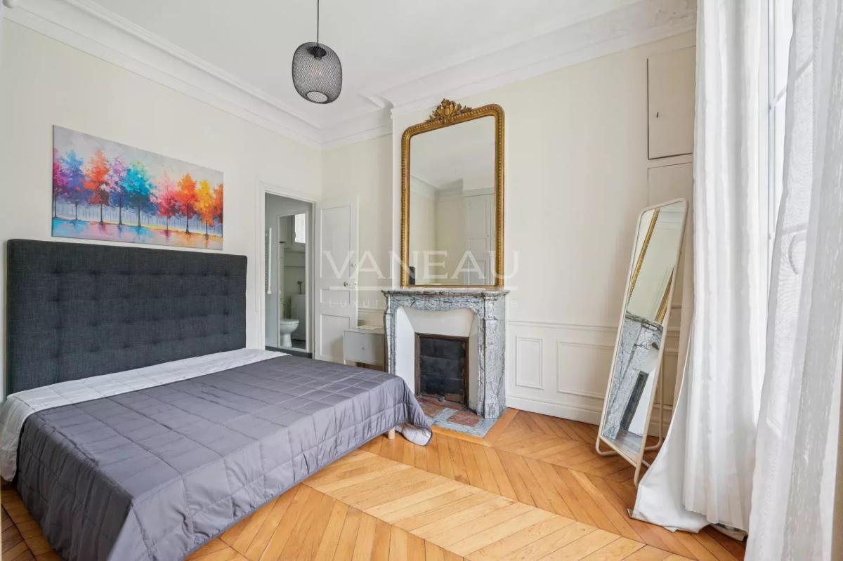 DEUX PIÈCES - TRIANGLE D'OR