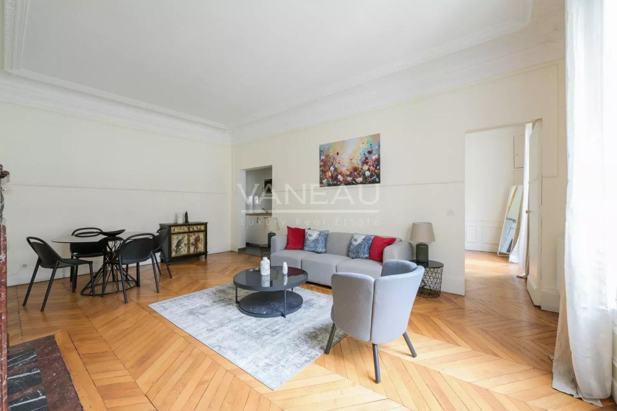 DEUX PIÈCES - TRIANGLE D'OR