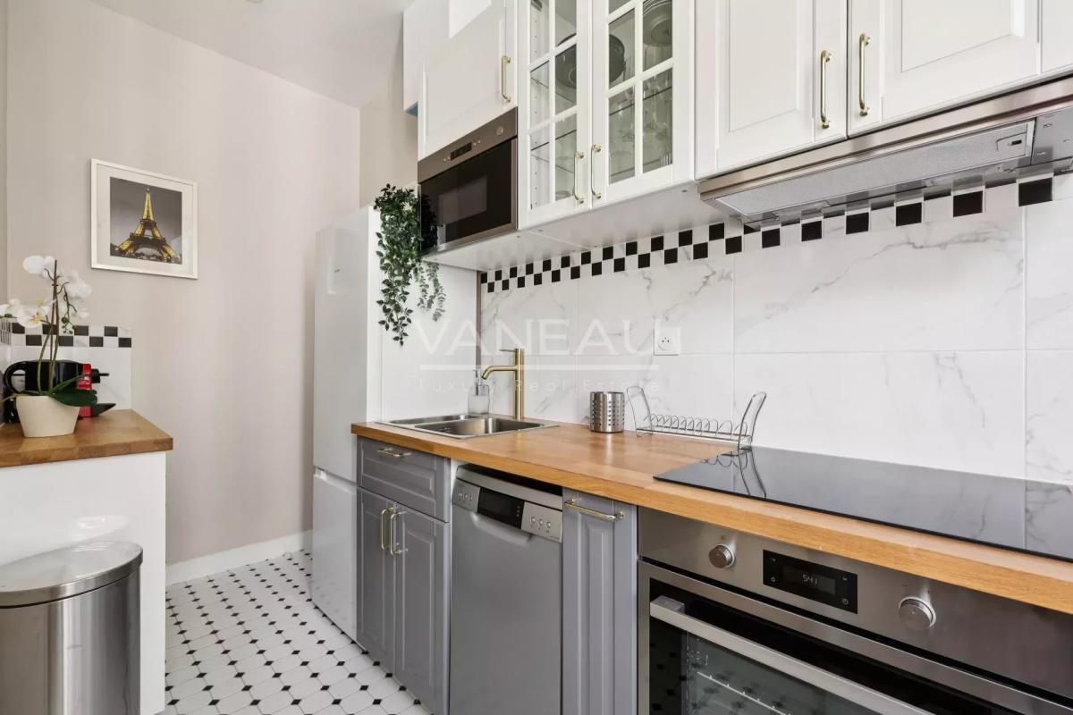 Paris IXe - Un écrin lumineux rénové en 2025 - DPE D -