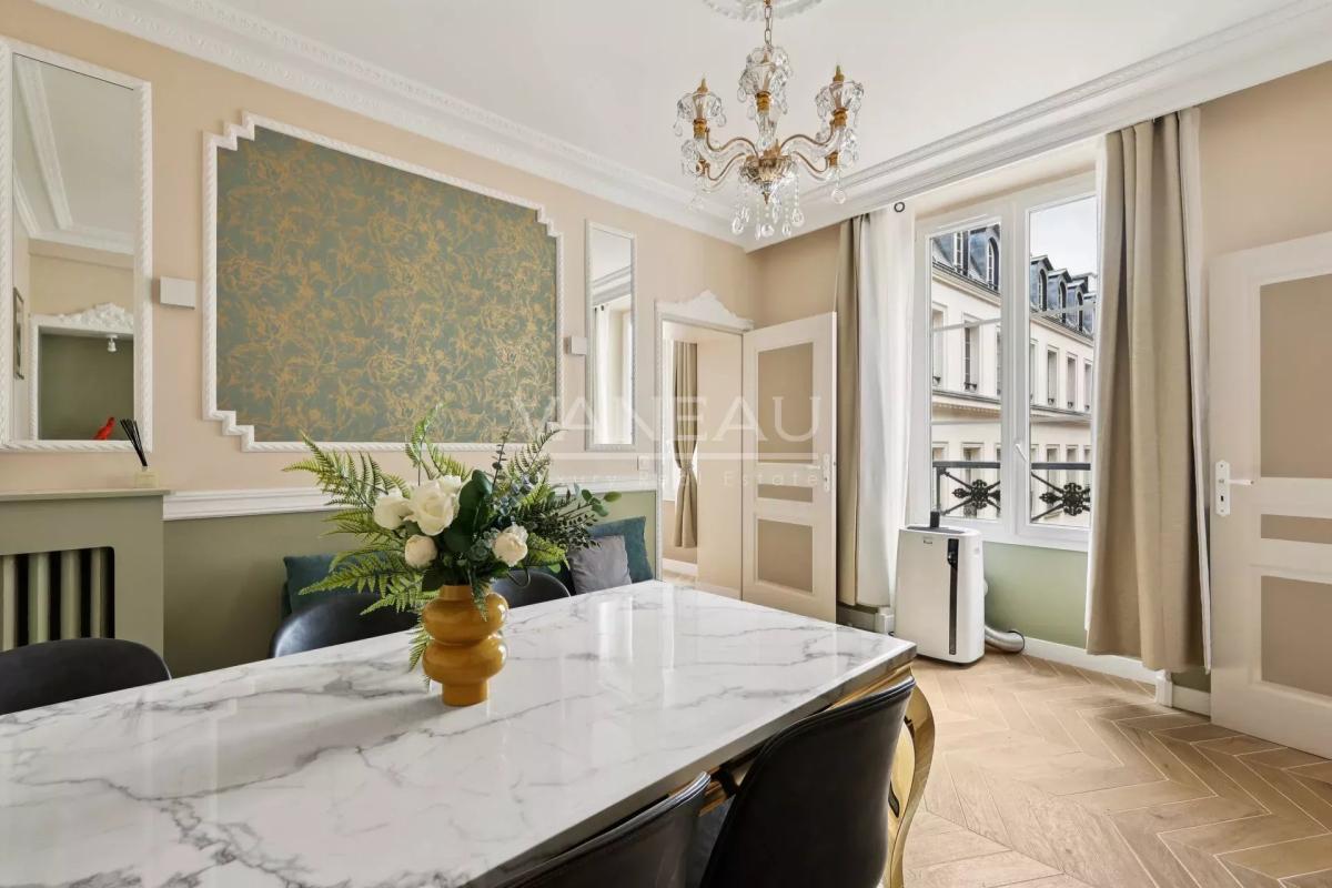 Paris IXe - Un écrin lumineux rénové en 2025 - DPE D -