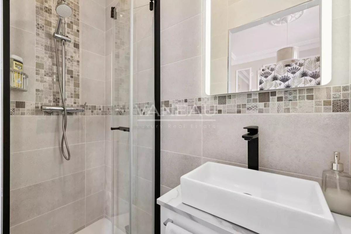 Paris IXe - Un écrin lumineux rénové en 2025 - DPE D -