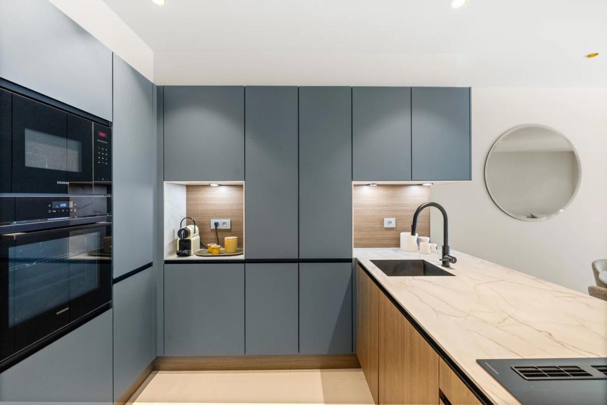 Appartement rénové 3 pièces vue mer à vendre - Cannes Croisette