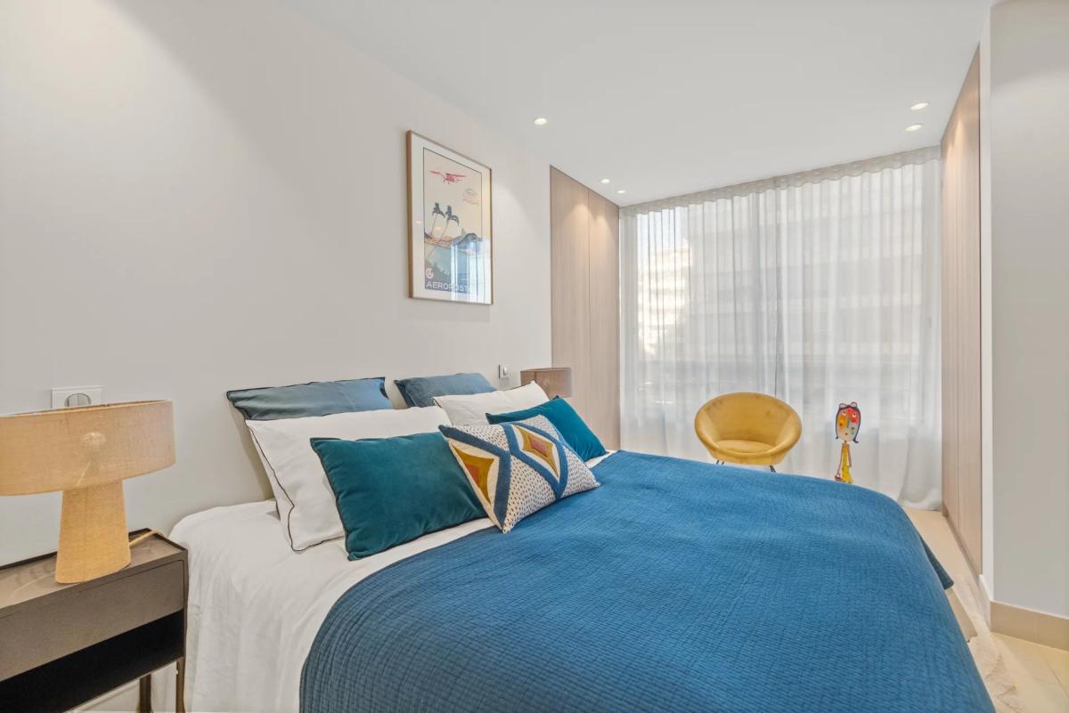 Appartement rénové 3 pièces vue mer à vendre - Cannes Croisette