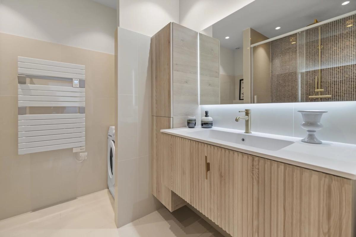 Appartement rénové 3 pièces vue mer à vendre - Cannes Croisette