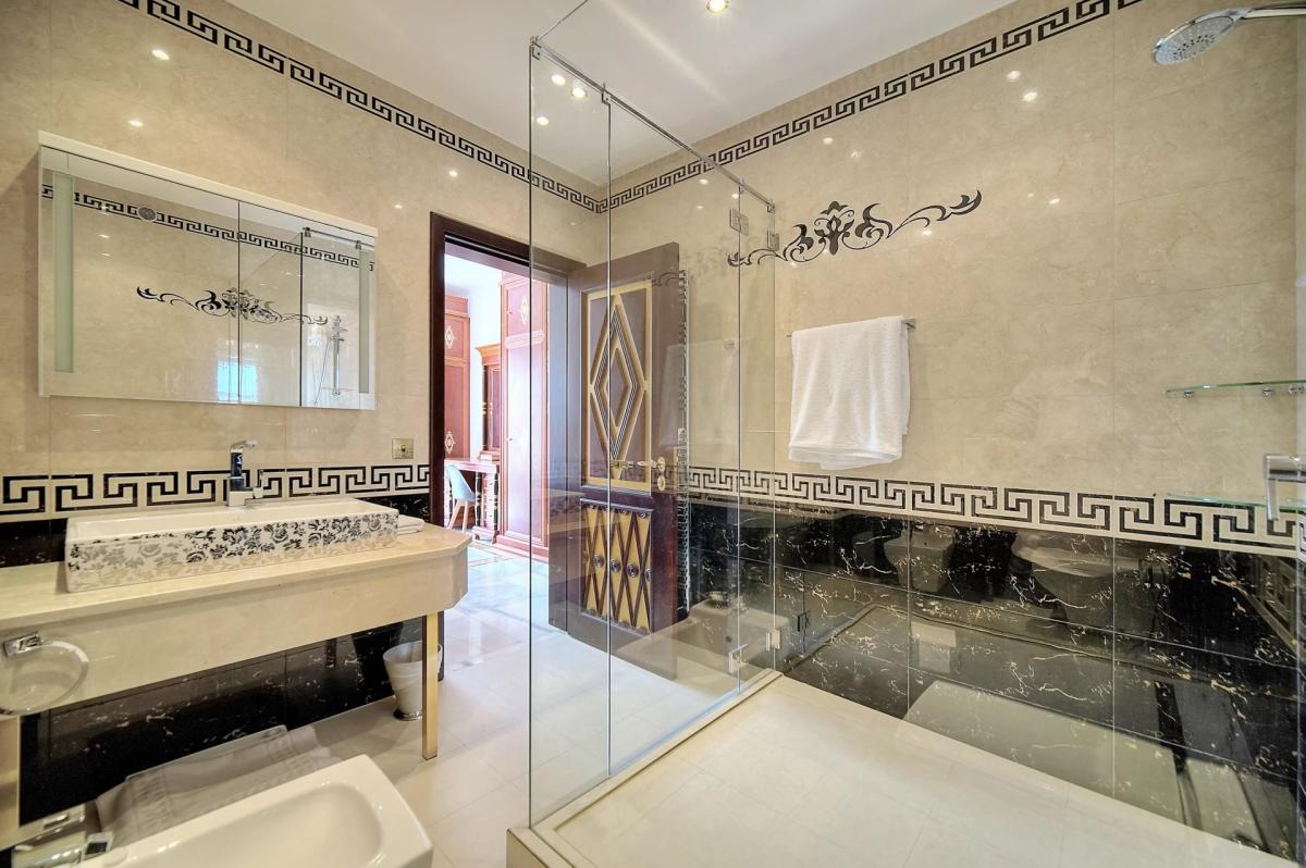 Appartement à vendre Cannes Croisette - Vue mer et jardins