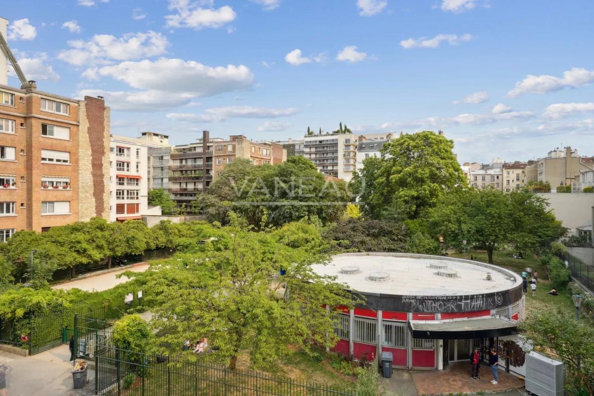Paris XVe - Blomet - Appartement trois pièces avec vue dégagée