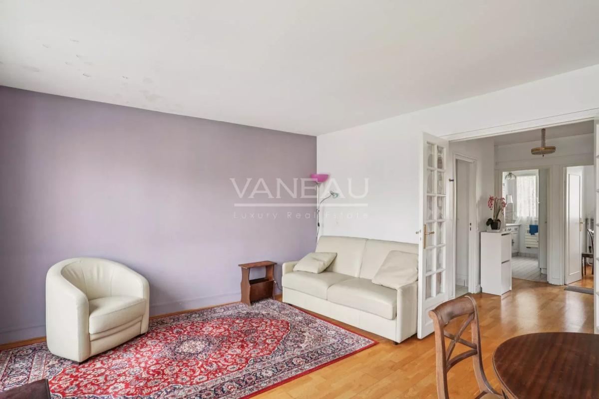 Paris XVe - Blomet - Appartement trois pièces avec vue dégagée