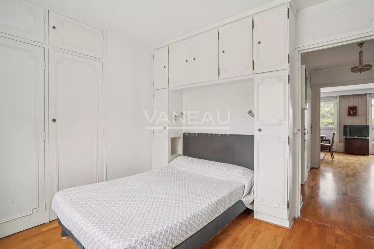 Paris XVe - Blomet - Appartement trois pièces avec vue dégagée