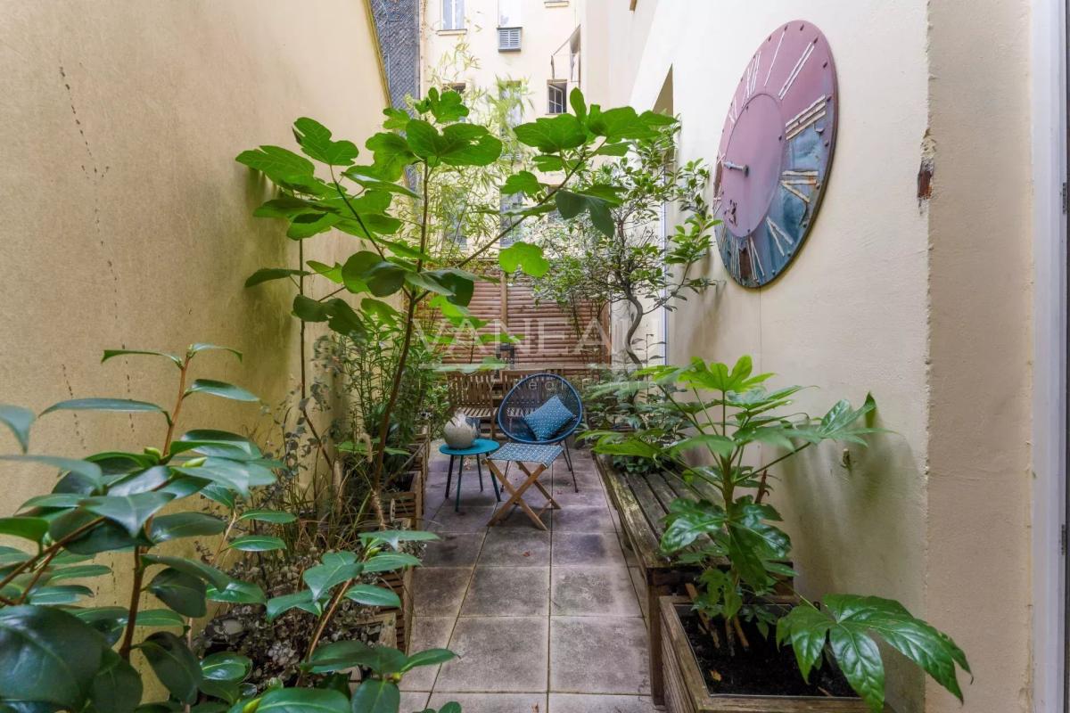 PARIS XVI-FOCH-appartement rénové sur patio