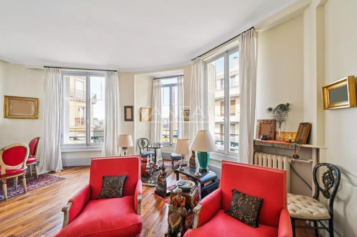 Exclusivité Paris XVIe - Place de Mexico - Appartement en étage 