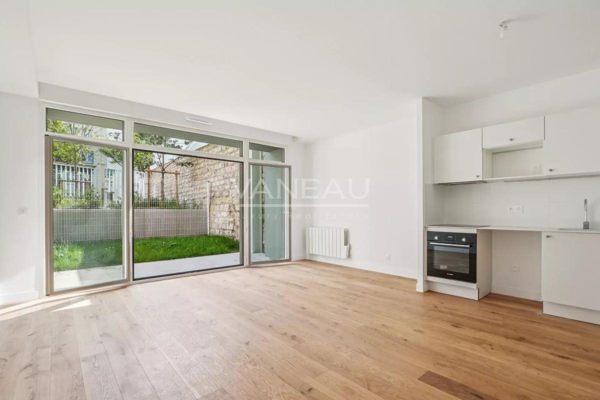 Issy-les-Moulineaux - Trois pièces rénové avec jardin de 39 m2