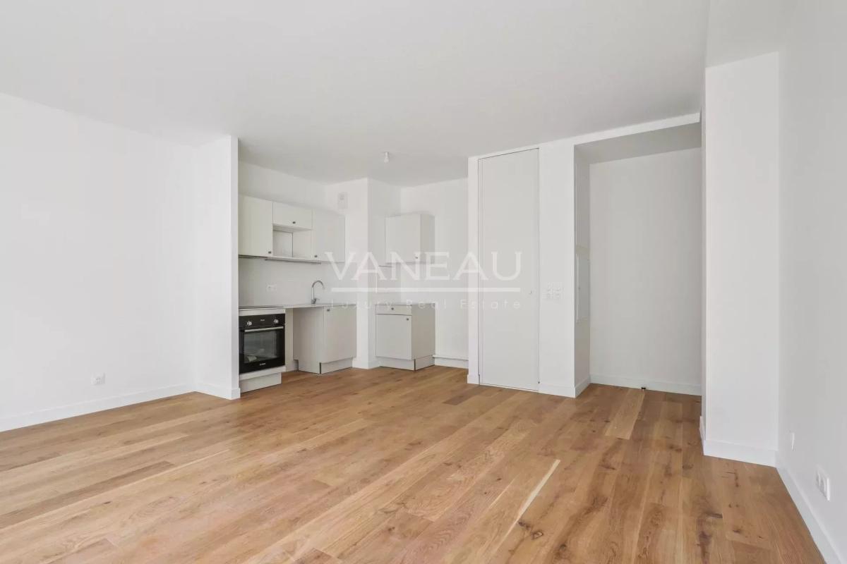 Issy-les-Moulineaux - Trois pièces rénové avec jardin de 39 m2