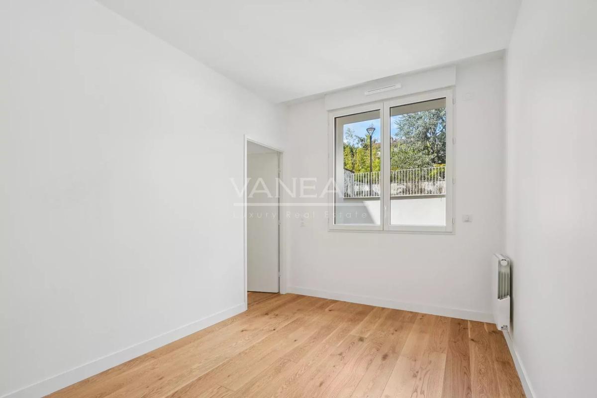 Issy-les-Moulineaux - Deux pièces rénové DPE C