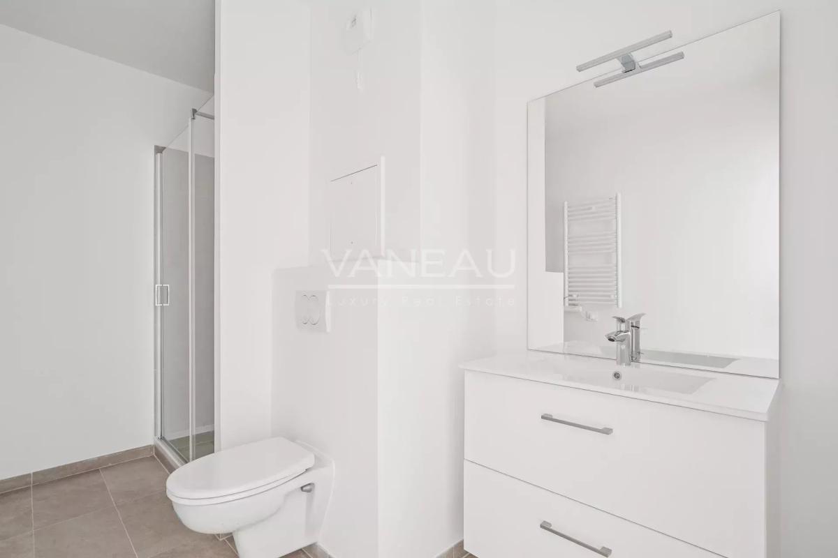 Issy-les-Moulineaux - Deux pièces rénové DPE C