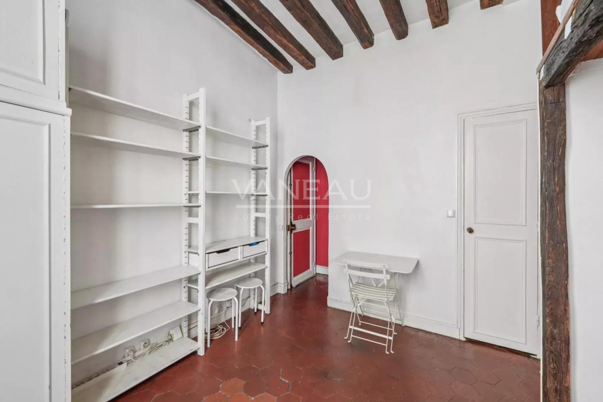 Paris 4ème - MUSEE CARNAVALET- STUDIO