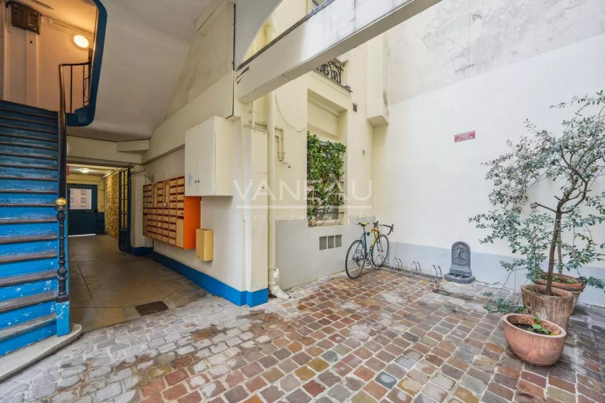 Paris 4ème - MUSEE CARNAVALET- STUDIO