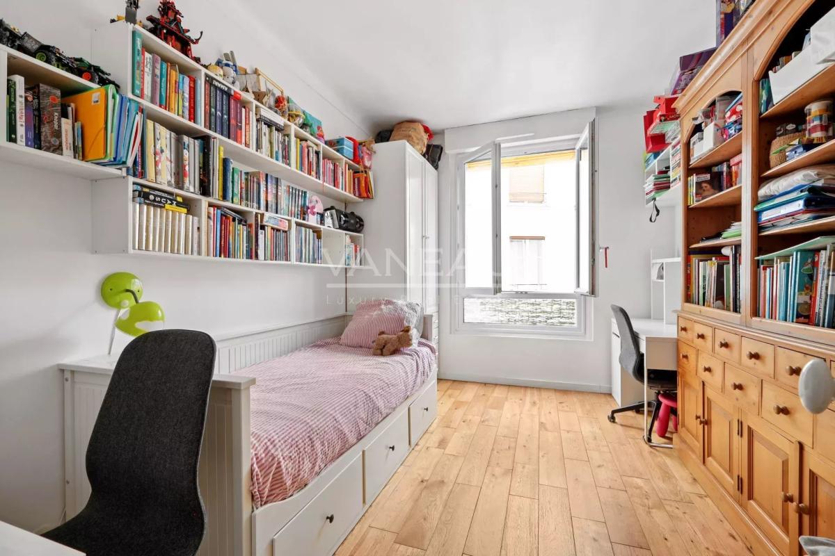 Rue Cambronne Trois pièces